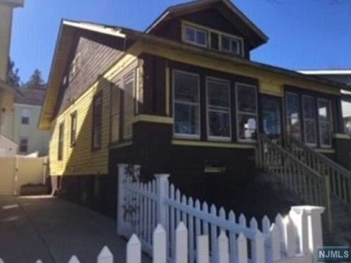 360 9th Ave, Paterson, NJ 07506-1549