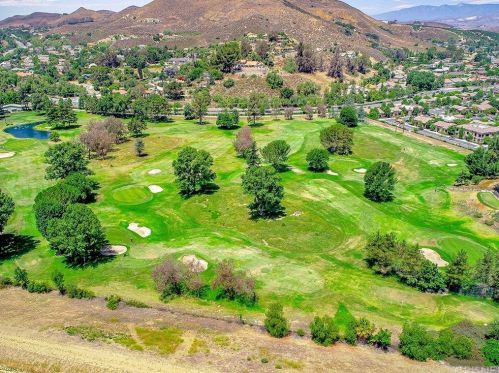 1229 Carmel Dr, Simi Valley CA 93065-4118 exterior