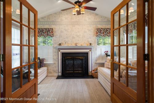 28 Winding River Rd, Lakewood NJ  08701-5733 exterior