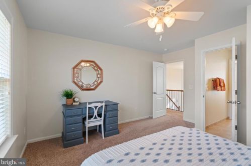 15340 Wits End Dr, Woodbridge VA  22193-5889 exterior