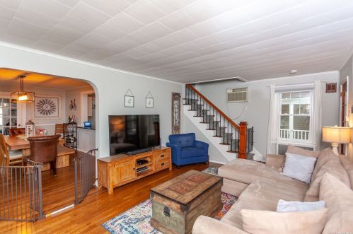 24 Plainfield Ave, East Rockaway NY  11518-1230 exterior