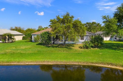 165 36 Ct, Vero Beach FL 32960-4085 exterior