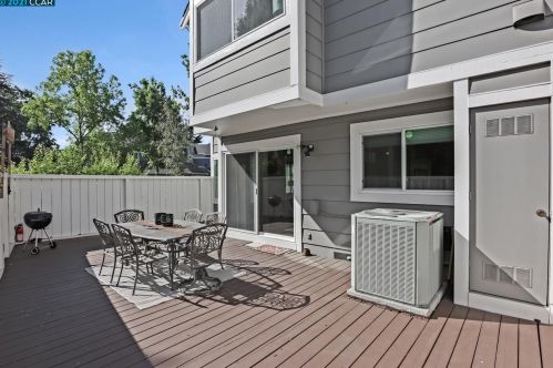 4330 Fairlands Dr, Pleasanton CA  94588-3428 exterior