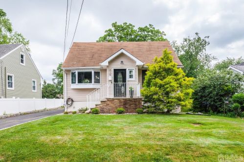 215 Oakmoor Ave, South Plainfield, NJ 07080-2813