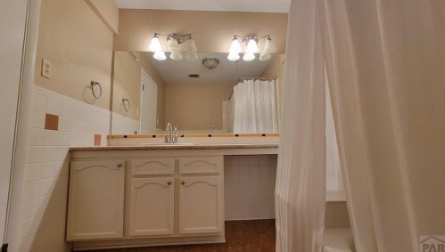 14 Villa Dr, Pueblo CO 81001-1419 exterior