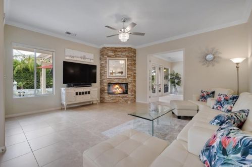 15 Napoleon Rd, Rancho Mirage CA  92270-2715 exterior