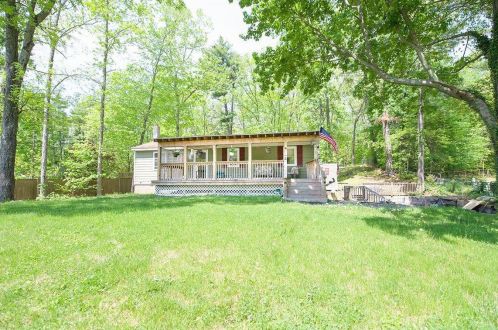 12 Sesame St, Raymond, NH 03077-1351