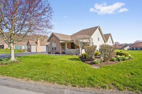 1437 Greenbriar Ct, Library, PA 15129-9279