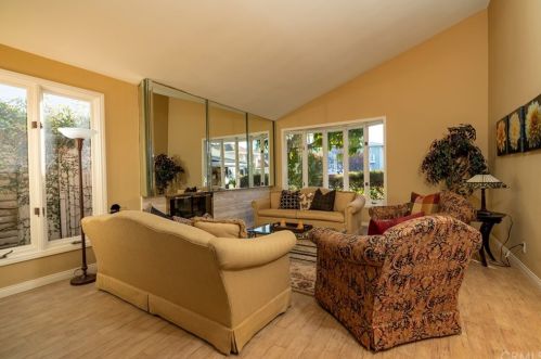 4401 Elder Ave, Seal Beach, CA 90740-2962