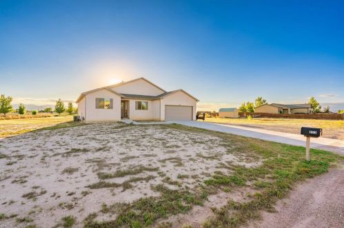 955 Los Charros Dr, Pueblo CO 81007-6167 exterior