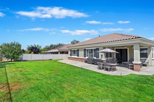 991 Gleneagles Rd, Beaumont CA  92223-8525 exterior