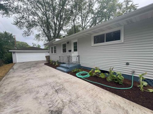4237 Milwaukee St, Madison, WI 53714-1937