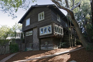 2834 Frst Ave, Berkeley CA  94705-1309 exterior