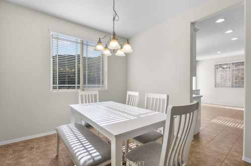 20054 Christopher Ln, Santa Clarita CA  91350-3685 exterior