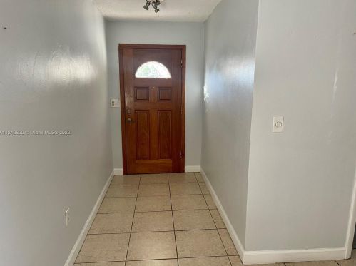 500 28th St, Hialeah, FL 33010-1326