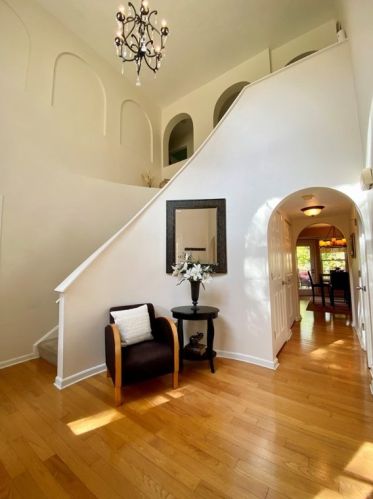 2016 Blossom Dr, Gibsonia, PA 15044-9292