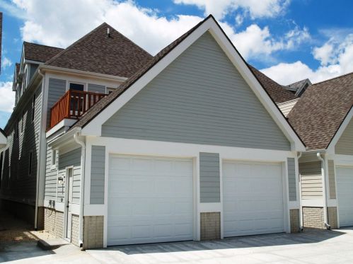 2004 Buffum St, Milwaukee, WI 53212-3324