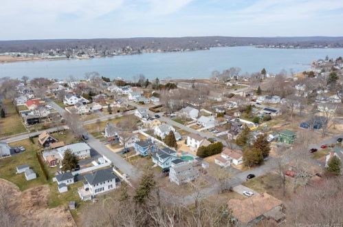 12 Bishop St, Waterford CT  06385-2506 exterior