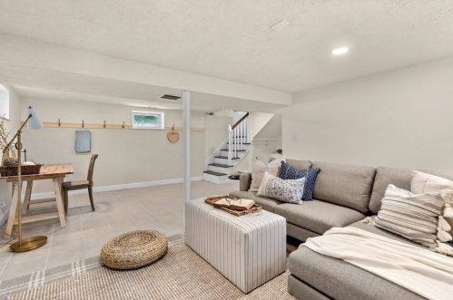 76 Chester Ave, Dedham MA  02026-6514 exterior