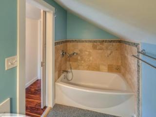 406 Halleck St, Bellingham WA  98225-4014 exterior