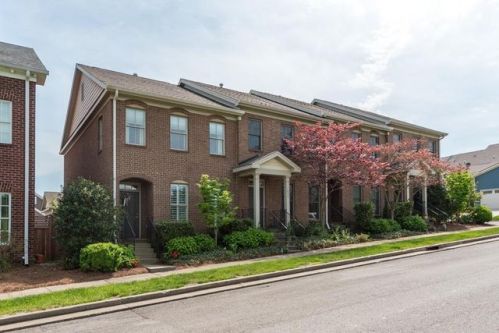 1433 Winding Creek Dr, Nolensville, TN 37135-8507