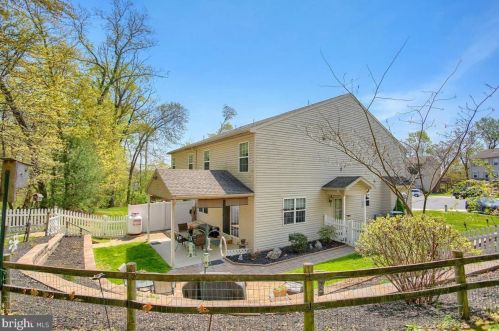 61 Crooked Dr, West Enola PA  17025-1522 exterior