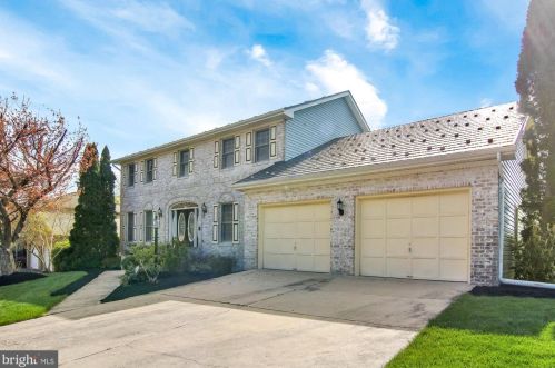 1105 Saffron Dr, Navy Sup Dpt, PA 17050-7618