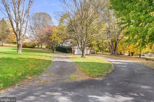 16309 Poplar Hill Rd, Haymarket VA  20169-2101 exterior