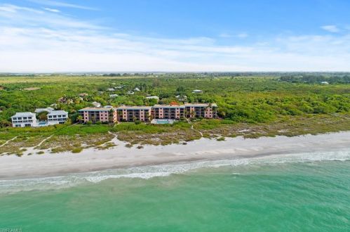 2230 Camino Del Mar Dr, Sanibel FL 33957-6396 exterior