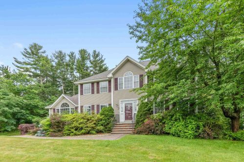 9 Abbey Rd, Salem, NH 03079-5878