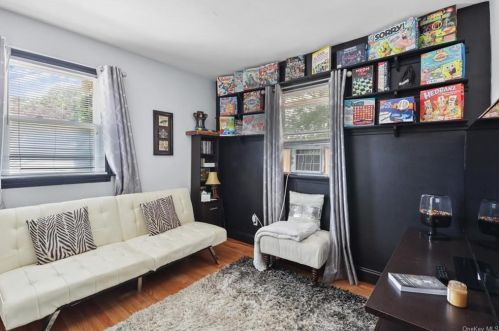 14 Utopian Pl, Airmont NY  10901-7715 exterior