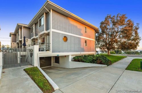 3802 Crown Pt Dr, San Diego CA 92109-6711 exterior