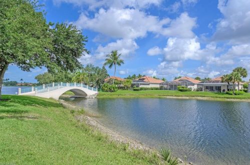 4823 San Carlo Ct, Naples, FL 34109-3382