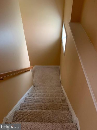 6766 Sycamore Park Dr, Haymarket VA  20169-2995 exterior