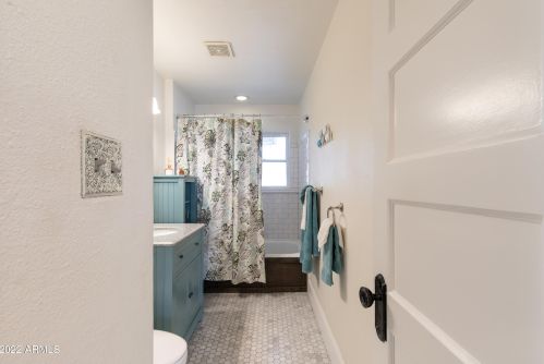 2506 10 St, Phoenix AZ 85024-4130 exterior