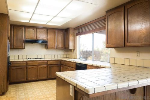 1201 Rippey St, El Cajon CA  92020-1741 exterior