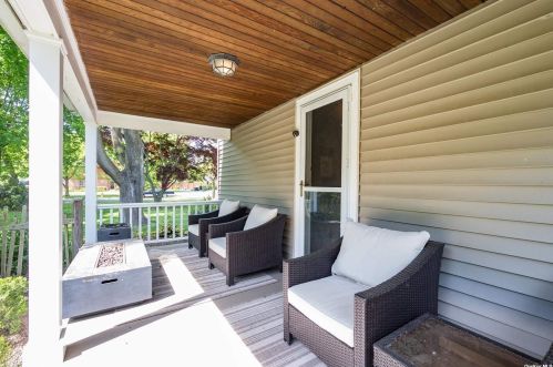 20 Cedar Rd, Elwood NY  11731-4636 exterior