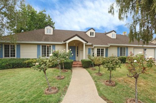 5267 Cox Rd, Linden, CA 95236-9643