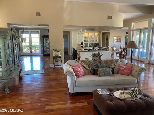 7422 Mystic Cyn Dr, Tucson AZ 85718-7805 exterior