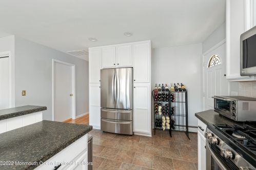 32 Royal Dr, Bricktown NJ  08723-6731 exterior