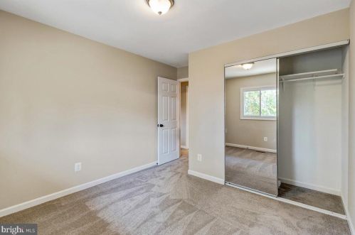 601 Clearwater Ct, Herndon VA  20170-4125 exterior