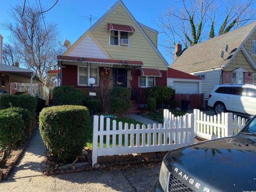 120-24 199th St, Jamaica, NY 11412-2123