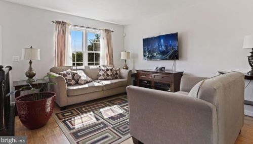 605 Warrenton Ter, Leesburg VA  20176-2466 exterior