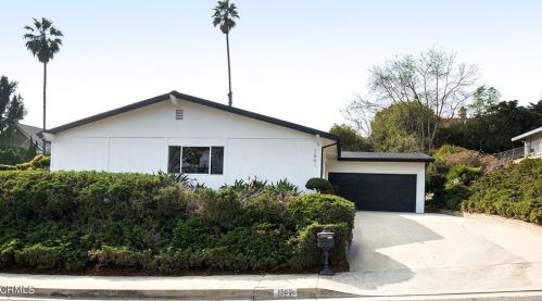 1501 Heather Ridge Dr, Glendale, CA 91207-1517