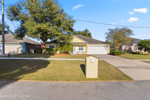 2922 Brandywine Cir, Titusville, FL 32796-1748