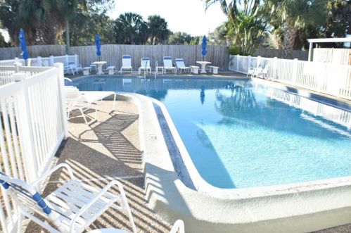 1444 70th St, Saint Petersburg, FL 33710-5336