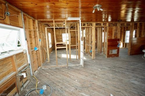 750 Matanzas Ct, Fort Myers Beach FL  33931-2120 exterior