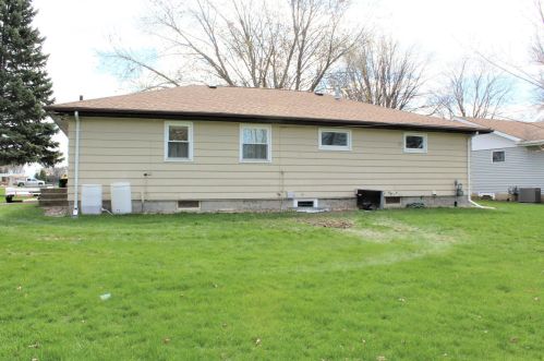1020 State St, Fairmont, MN 56031-3737