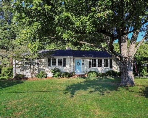 815 Montpelier Dr, Greensboro, NC 27410-5421