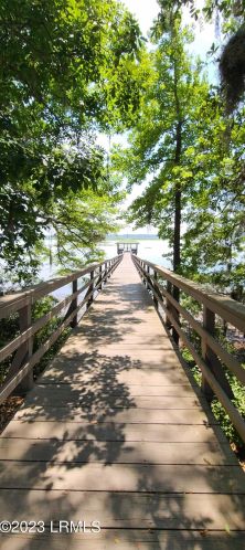 5 Wateree Ct, Beaufort SC  29902-3332 exterior